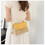 WOVEN CHIC_編み込みデザイン ワンショルダーバッグ レディース