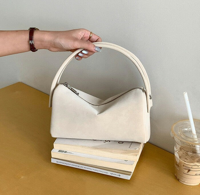 MATTE PILLOW_Matte finish Boston-style pillow bag square handbag