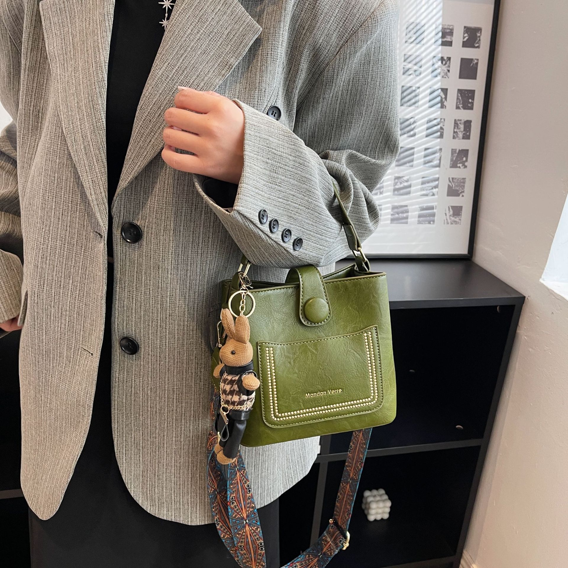 Notch_One-shoulder & Crossbody Unique Design Bucket Bag