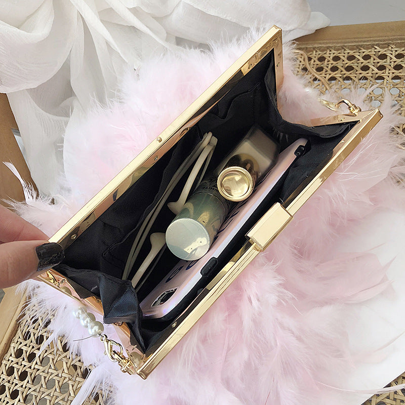 フェザリージュ_オーストリッチ風ファー クリップバックル パール斜め掛けバッグ