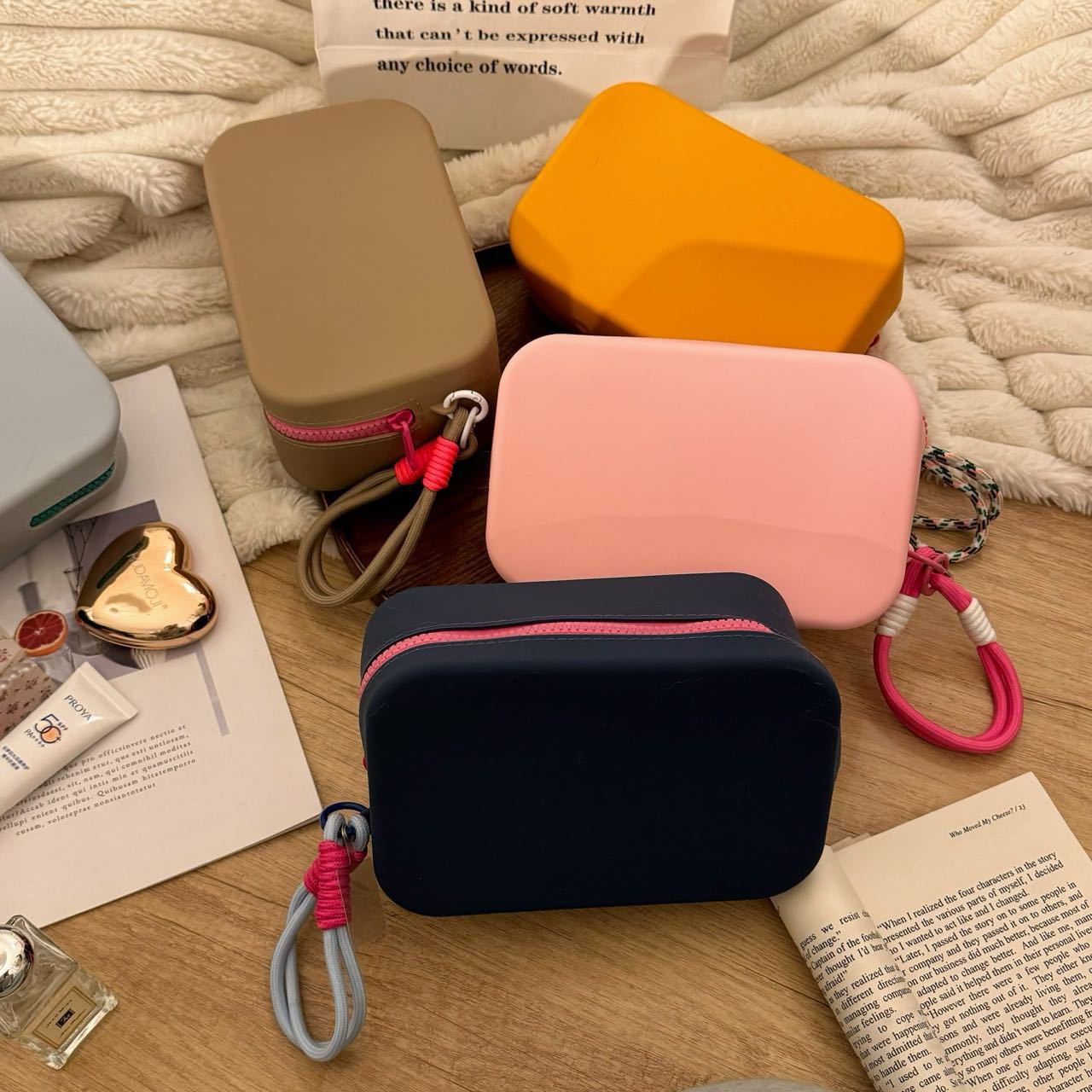 Silpure_Large Capacity Portable Waterproof Silicone Cosmetic Pouch