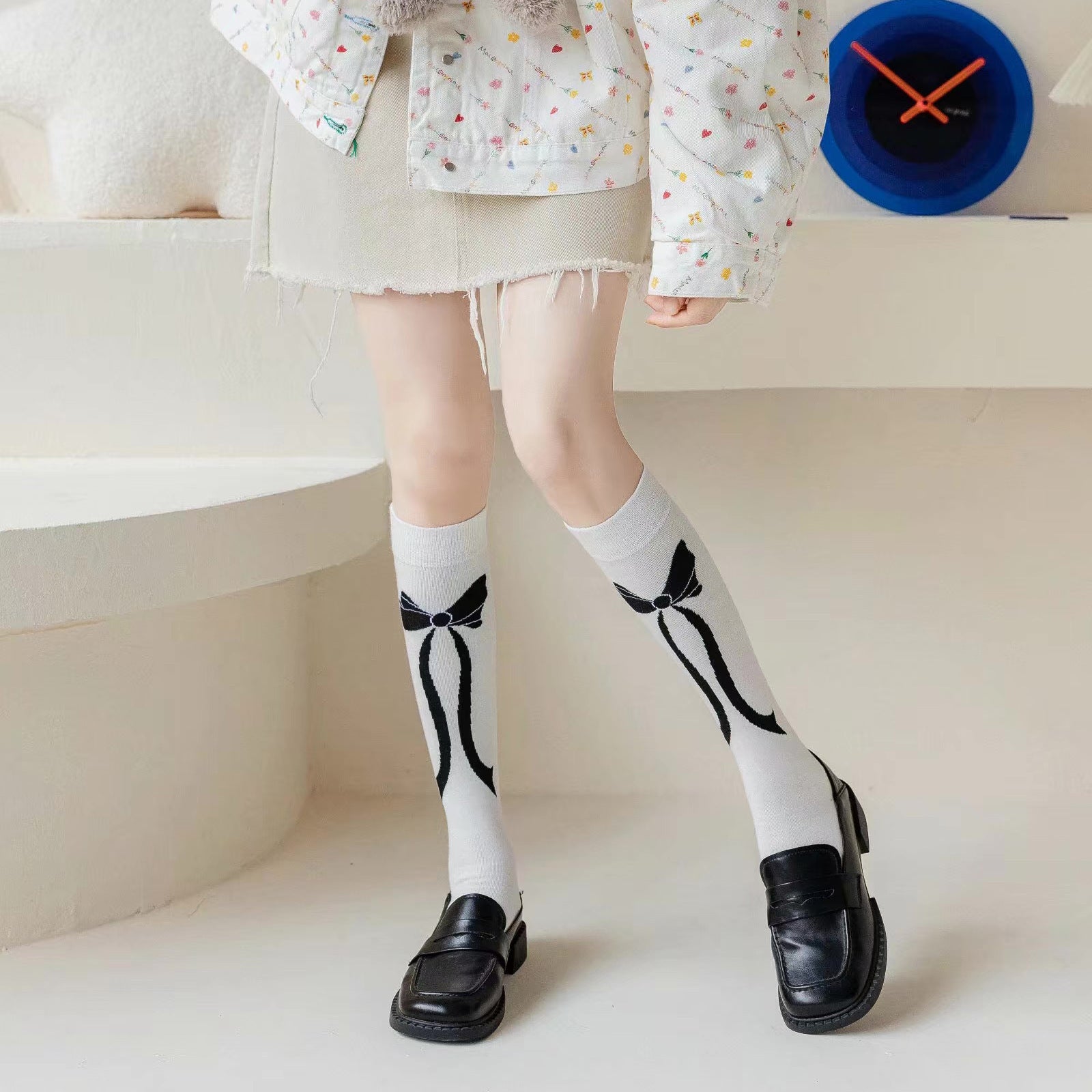 ミルキームード_秋冬 ガーリーリボン モノトーン ロングニーハイソックス