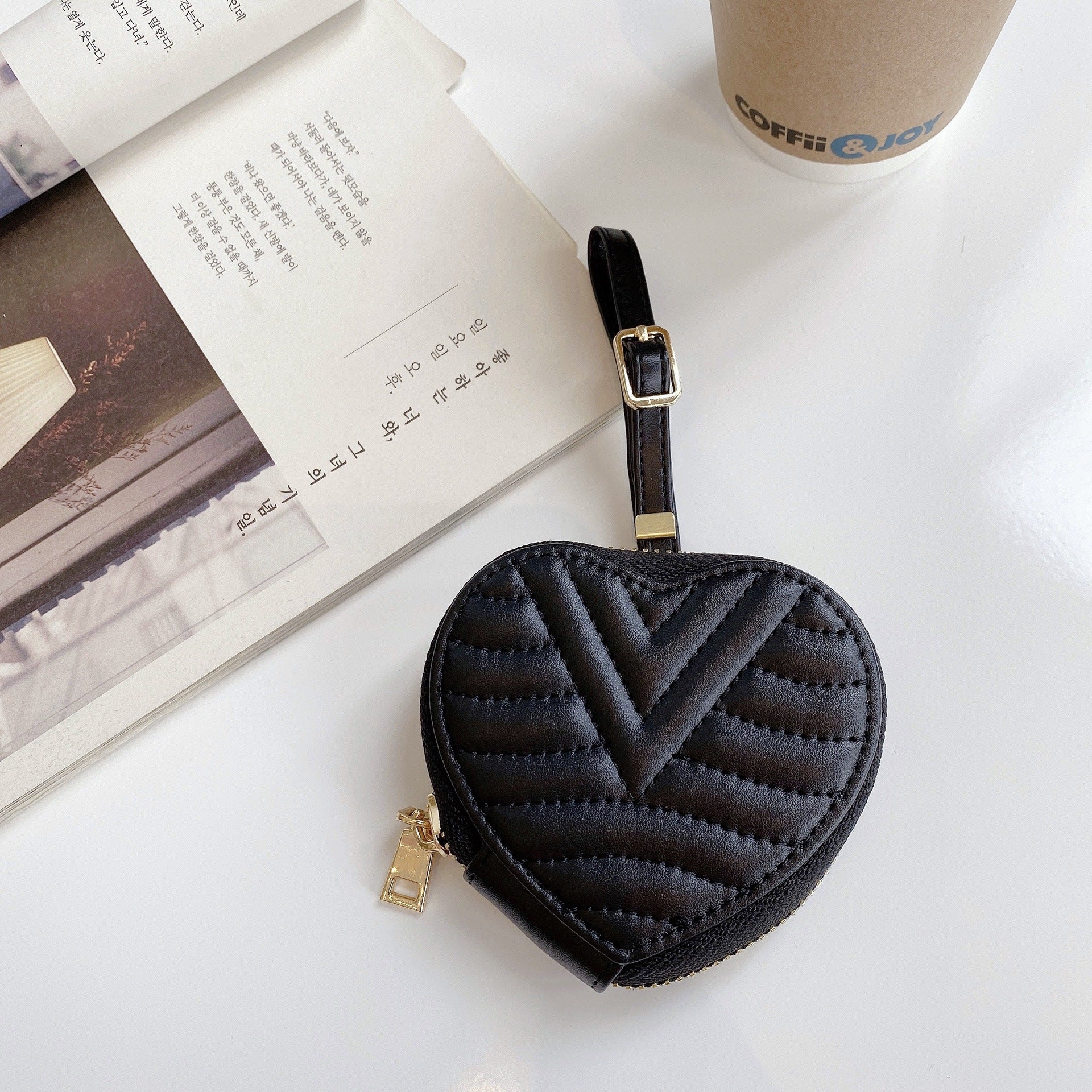 ハートノート_ハート刺繍 ジッパー式 イヤホン用 レザーケース