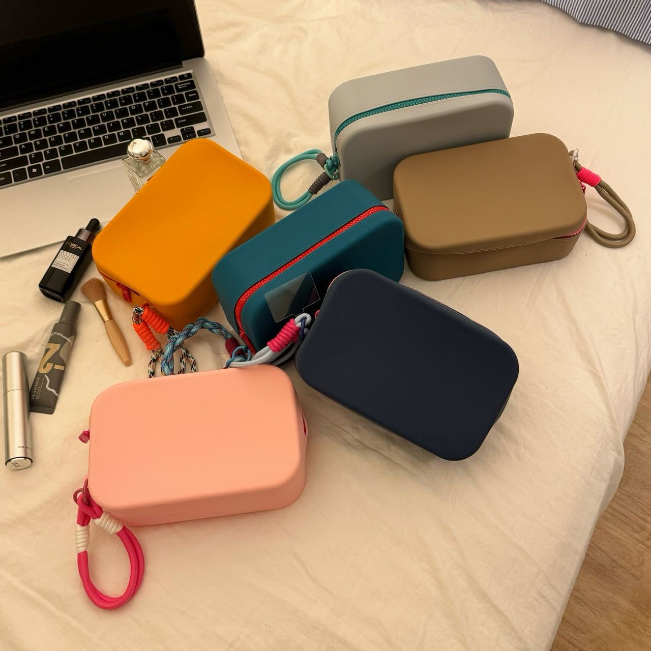 Silpure_Large Capacity Portable Waterproof Silicone Cosmetic Pouch