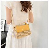 WOVEN CHIC_編み込みデザイン ワンショルダーバッグ レディース